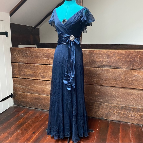 Caché Luxe Full Length Silk Gown w/ Flutter Sleeves & Brooch - Picture 3 of 16